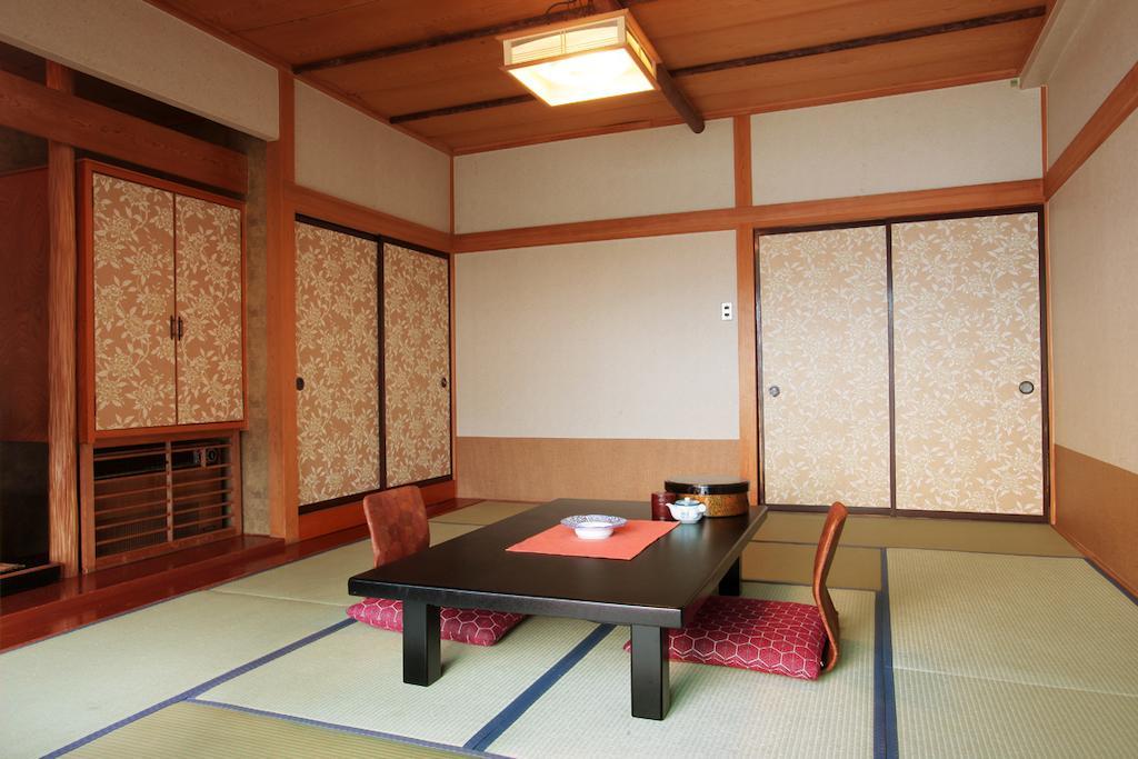 Hotel Kosuien Fujikawaguchiko Zimmer foto